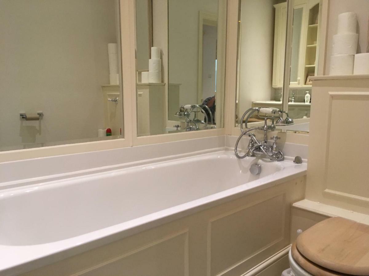 Large 2 Bedroom 2 Bathroom Apartment In Westminster London Eksteriør billede